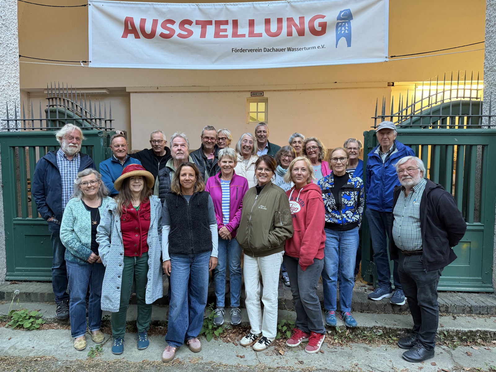 Mitglieder nach der Mietgliederversammlung am 05. Mai im Turm